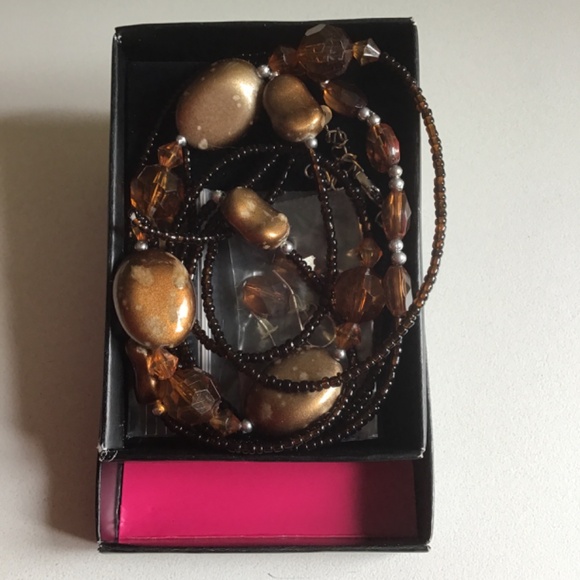 Set of multi layered beaded necklace with assorted earrings- amber & bronze - Picture 3 of 4